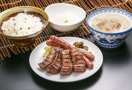 牛たん極太・ソーセージ定食