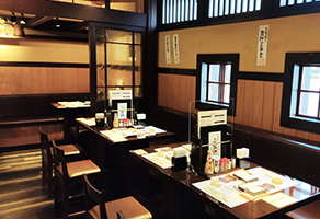 開放的な店内でゆったりと牛たんをお楽しみいただけます。